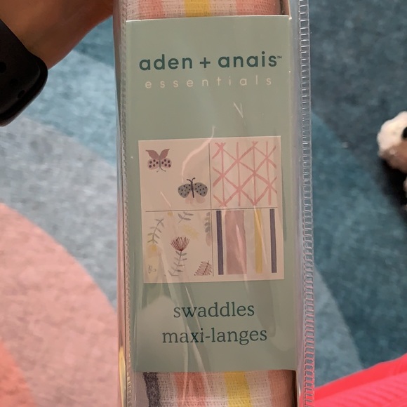 Aden + Anais Cotton Muslin Swaddles (4 pack) - Picture 2 of 3